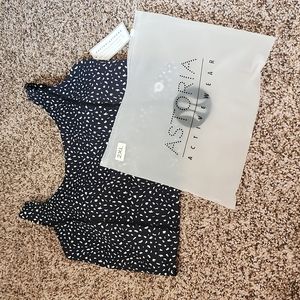 Luxe Ignite Sports Crop by Astoria Activewear Size XXL